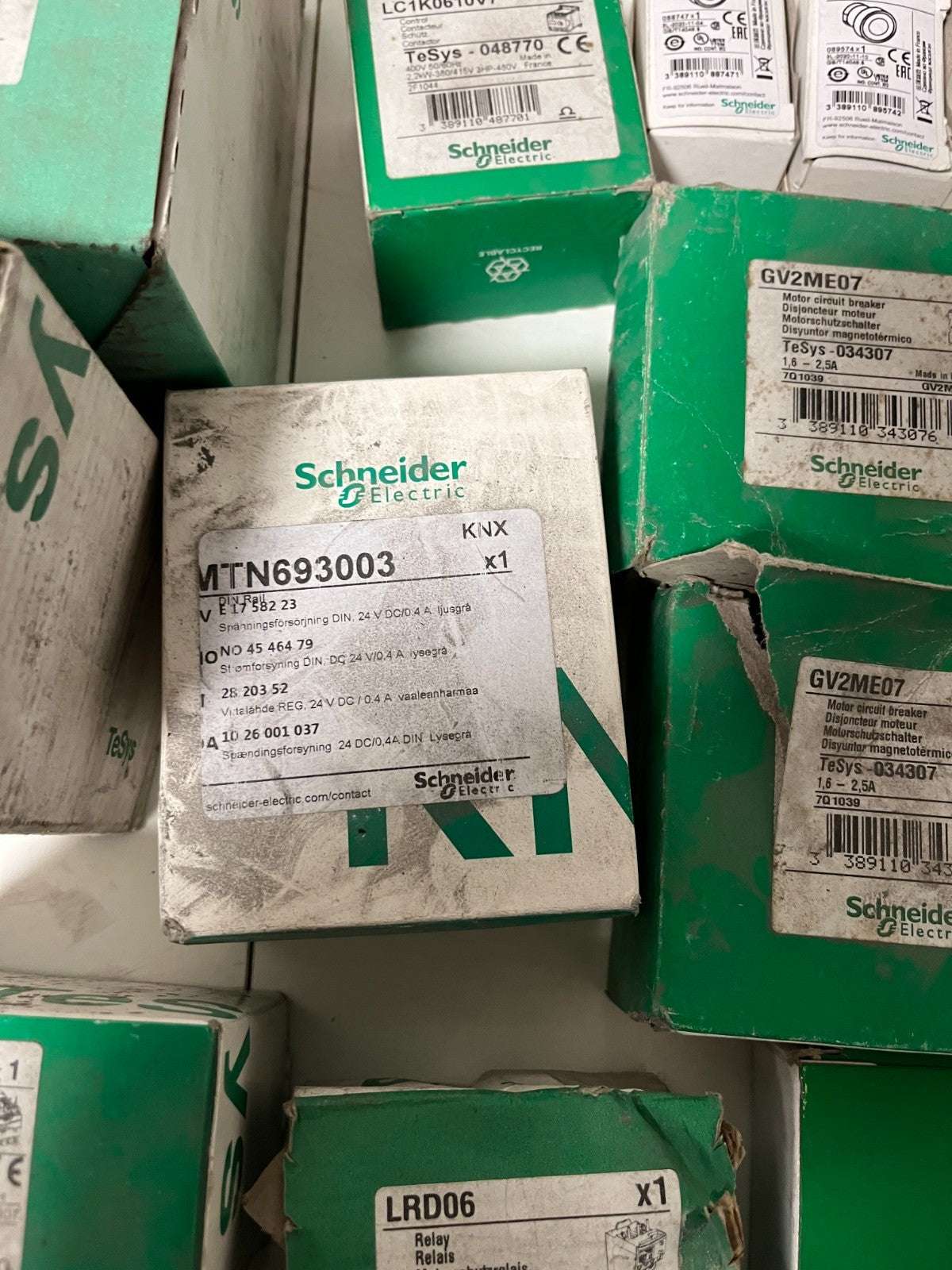 Schneider Electric Industrial Automation Lot – 19pcs LC1D50P7, LRD3357, LR2K0307