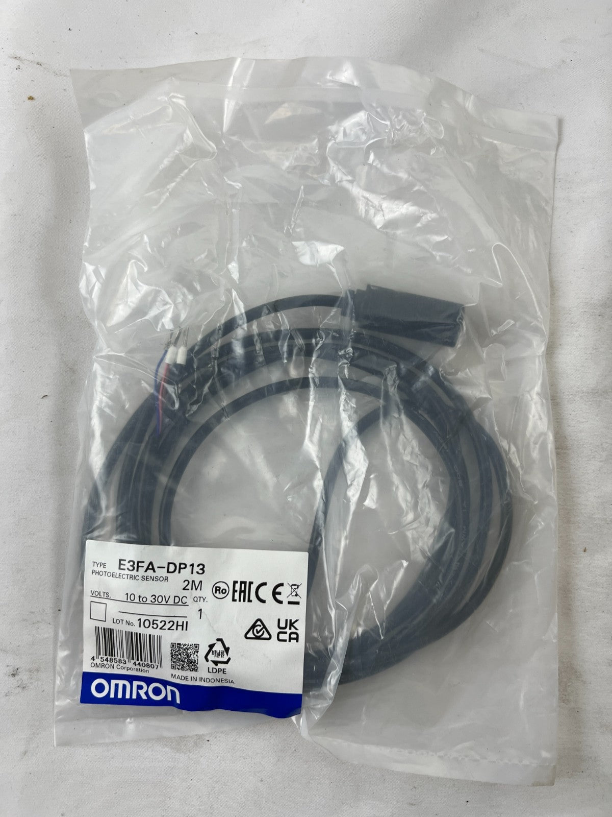 Omron E3FA-DP13 Photoelectric Sensor 2M Cable 10-30VDC New Sealed Unit