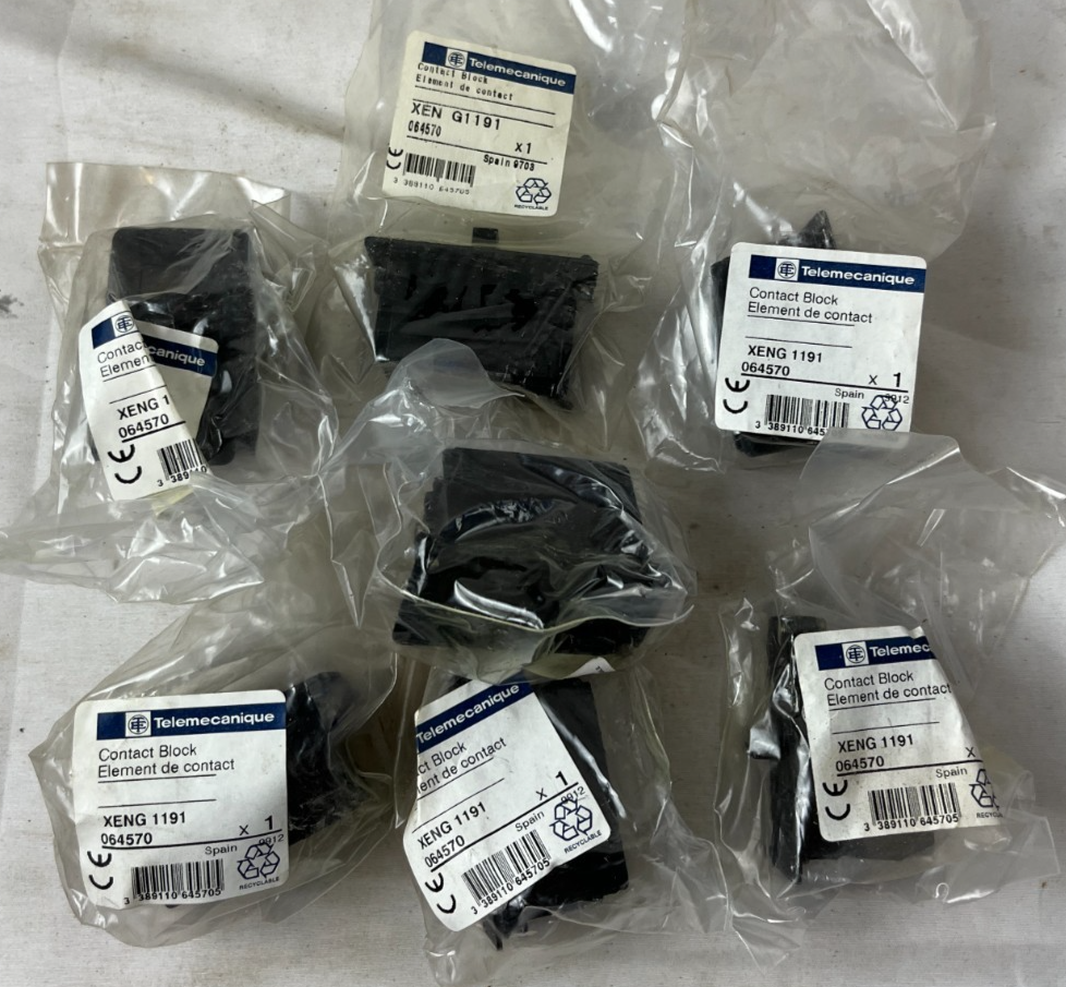 Telemecanique XENG1191 Contact Blocks 064570 2NO 1NC New Lot of 7x Pieces Total