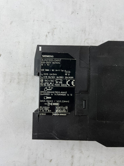 Siemens 3UN2100-0AN7 Thermistor Motor Protection Relay 220-240V DIN Rail Used