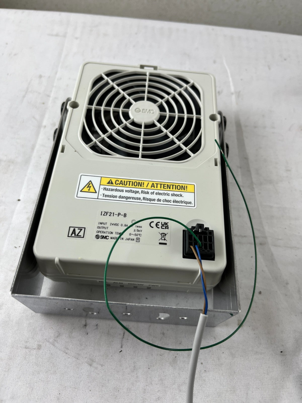 SMC IZF21-P-B Ionizer Fan Unit 24VDC 0.9A Panel Mount NEW Unused Working