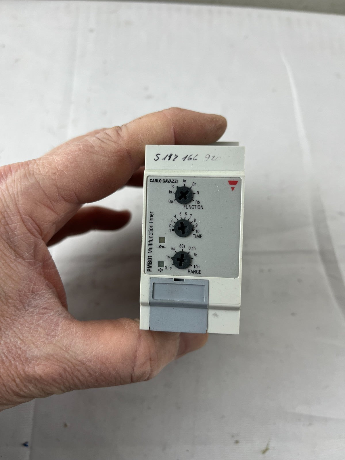 Carlo Gavazzi PMB01DM24 Multifunction Timer Relay 24–240VAC/DC DPDT Plug‑In Used