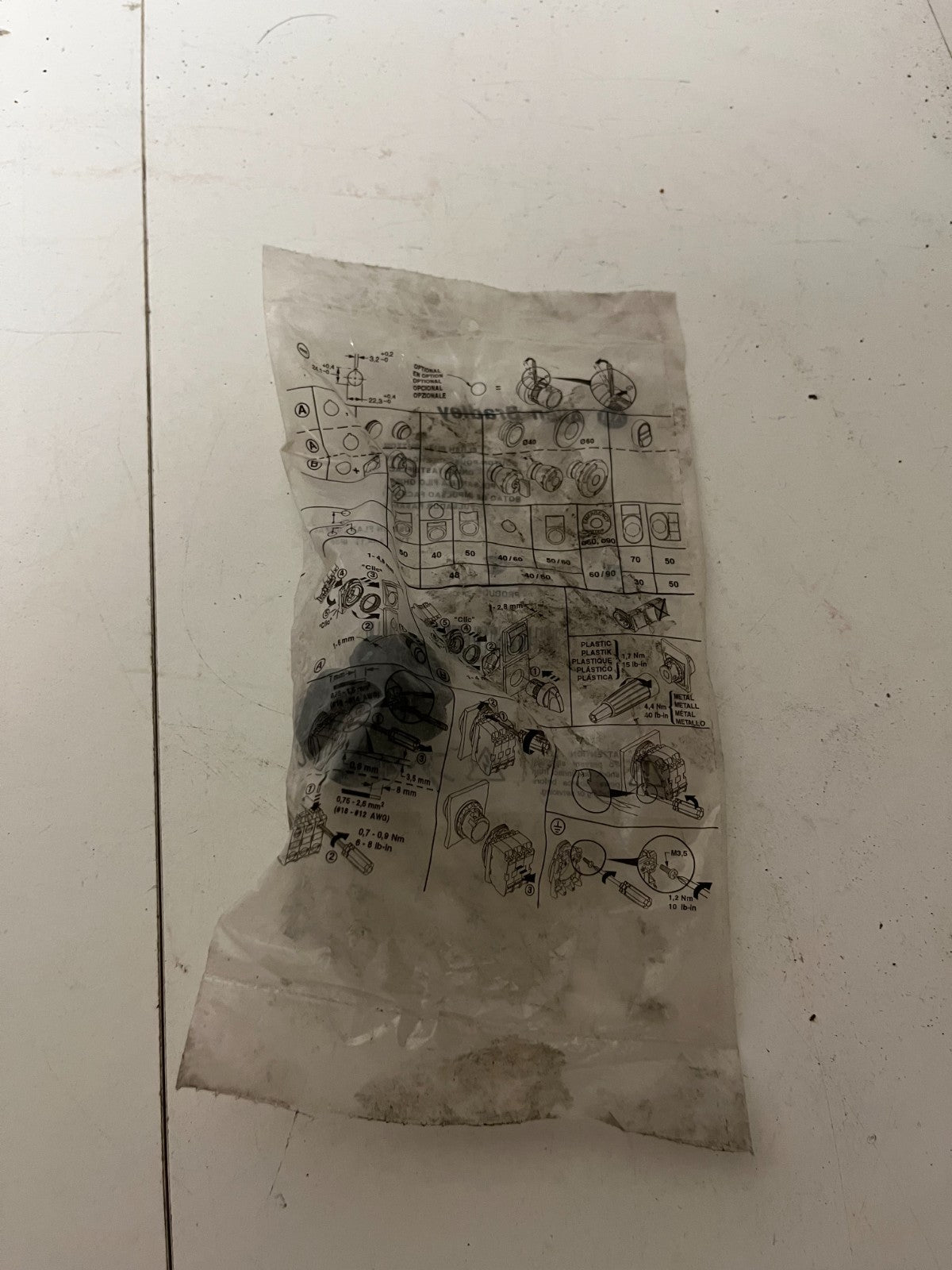 Allen-Bradley 800FP-F9 Flush Push Button, 22mm, IP66, NEW OEM Bag 1 Piece