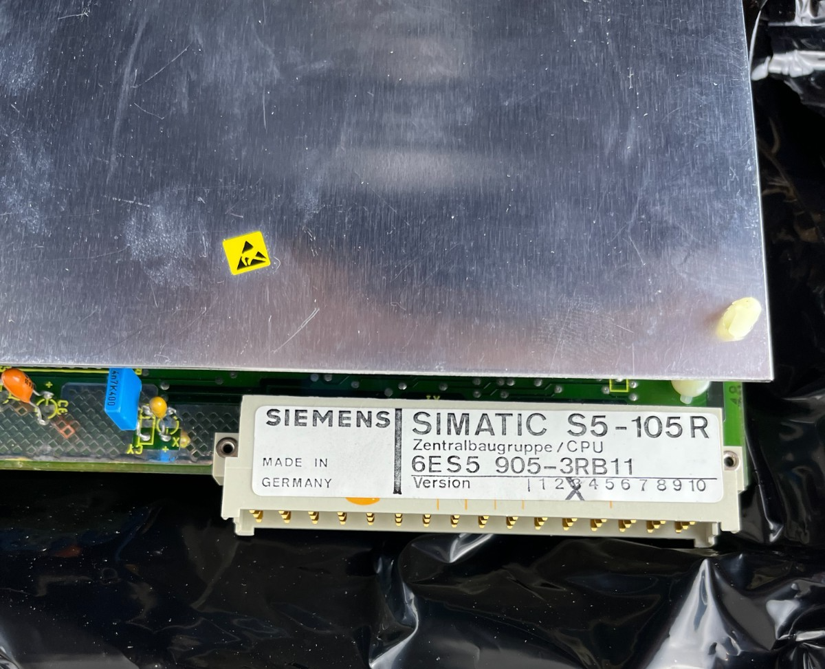 Siemens SIMATIC S5-105R CPU905 Central Module 6ES5 905-3RB11, New Old Stock