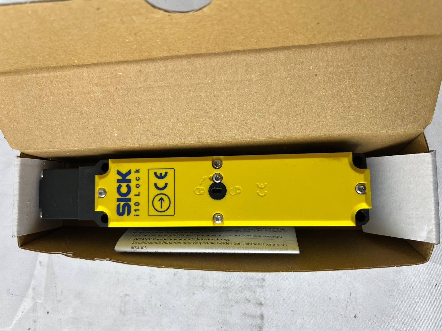 SICK i10-E0253 i10 Lock Safety Switch Guard Locking 1000N New NOS Germany