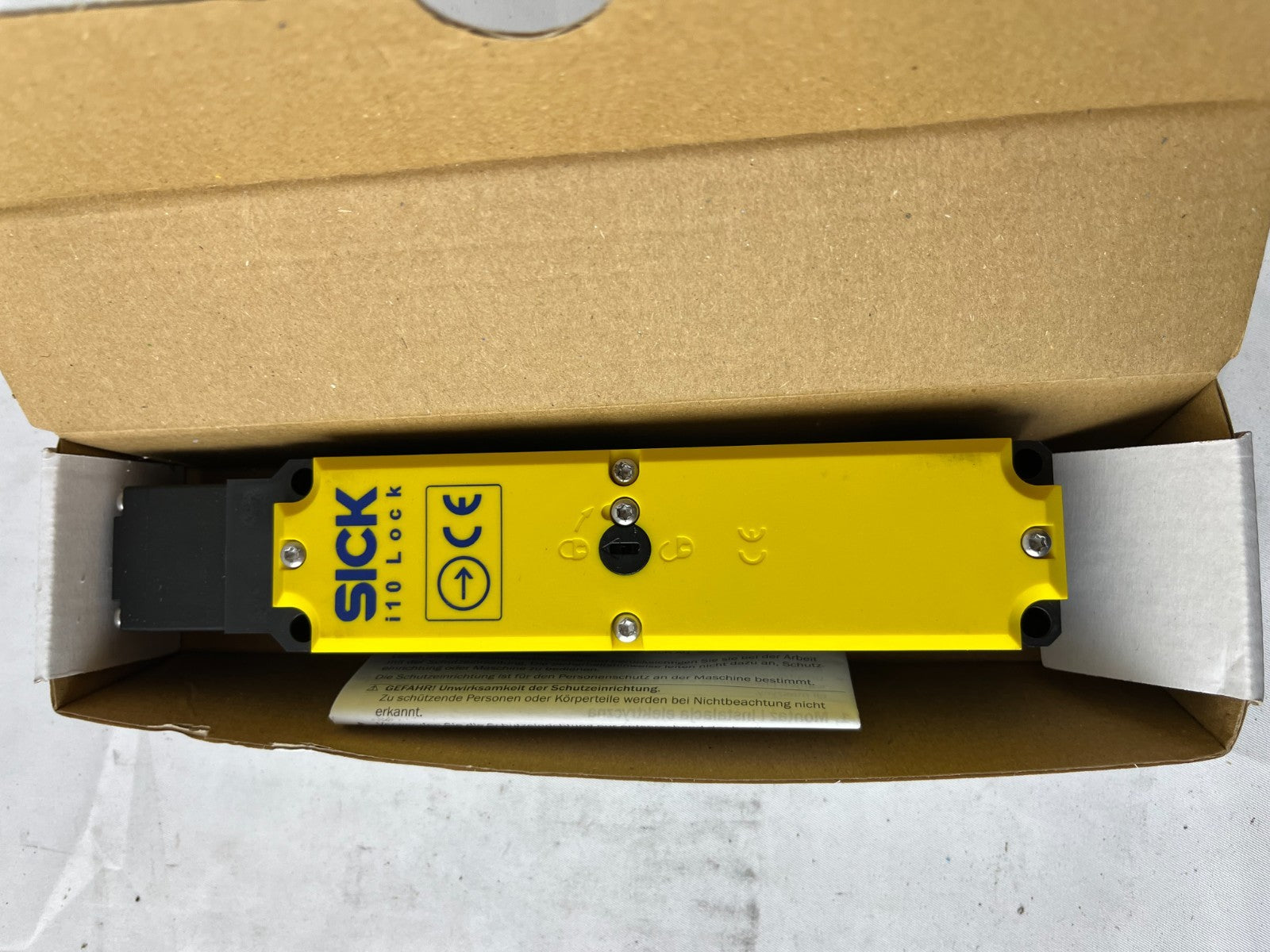 SICK i10-E0253 i10 Lock Safety Switch Guard Locking 1000N New NOS Germany