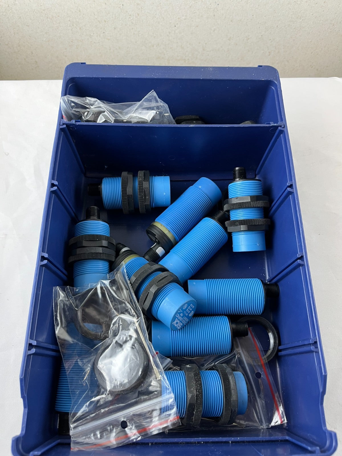 Sick UM30 Ultrasonic Sensor Lot 10pcs New M30 2m-8m Range Blue UM30-213 UM30-215