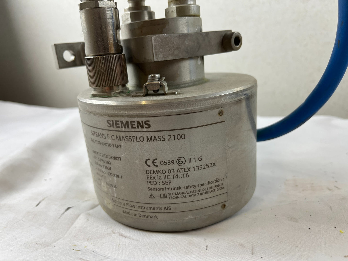 Siemens Sitrans F C Massflo Mass 2100 7ME4100-1AD10-1AA1 Coriolis Flow Sensor