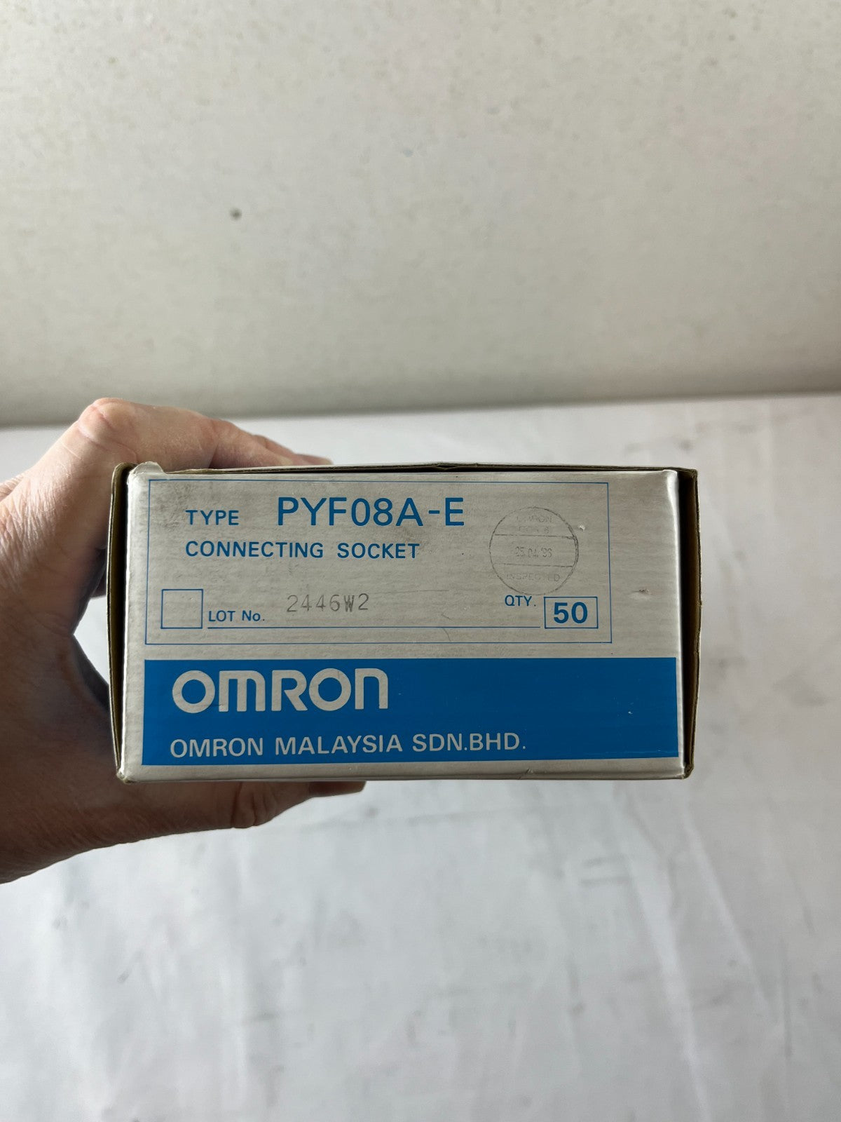 Omron PYF08A-E Relay Socket 8 Pin DIN Rail 40+ pcs New Bulk Bundle Spare Units
