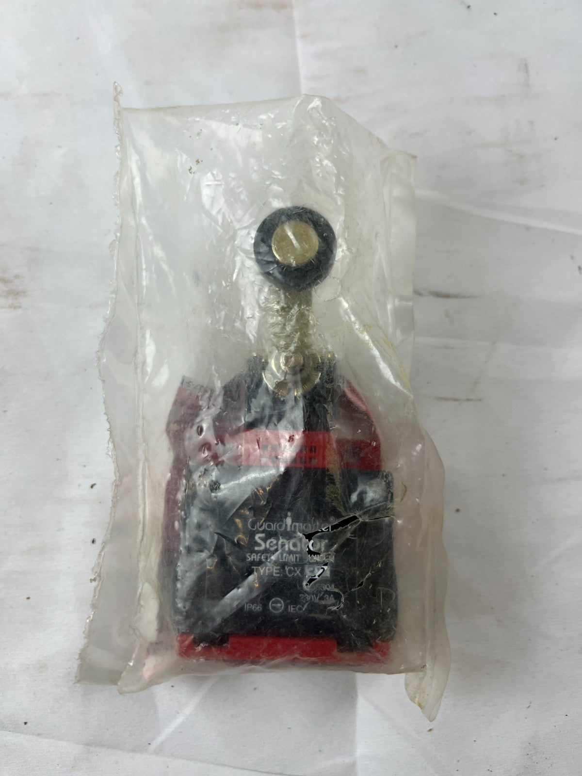 Guardmaster Senator CXB2 Safety Limit Switch Roller Lever IP66 New NOS Spare