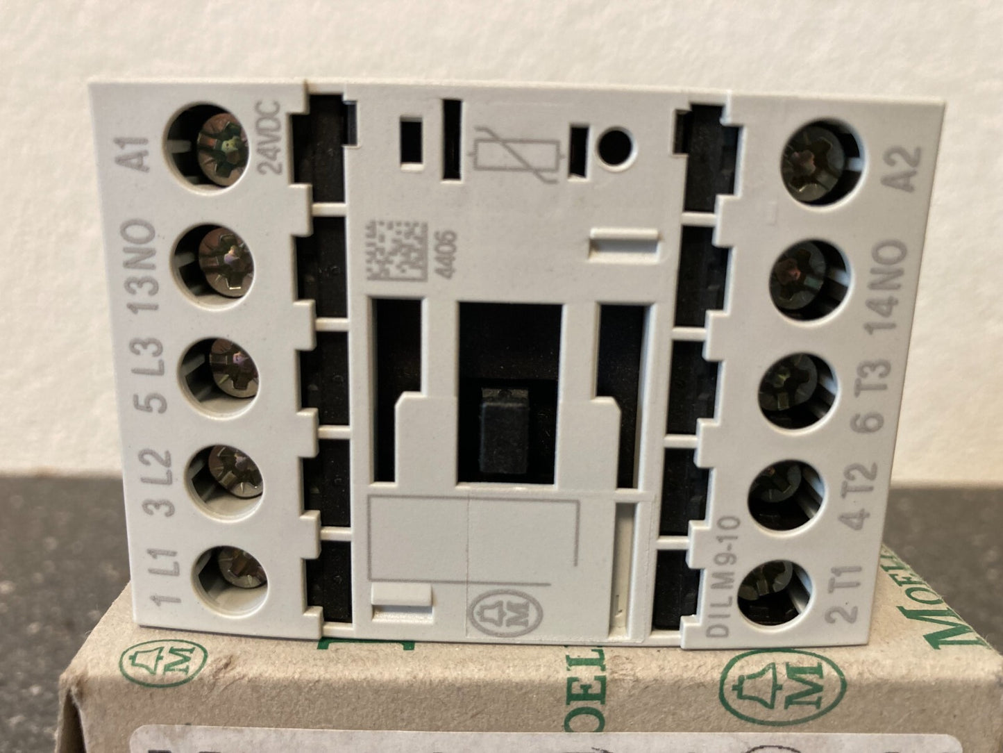 New Moeller DILM9-10 Relay Contactor 4kW 400V 24VDC Coil – Made in Germany