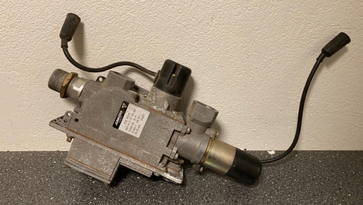Junkers Bosch CE 424 Gas Controller Valve PN:8747003020 NOS ZR/ZSR/ZWR