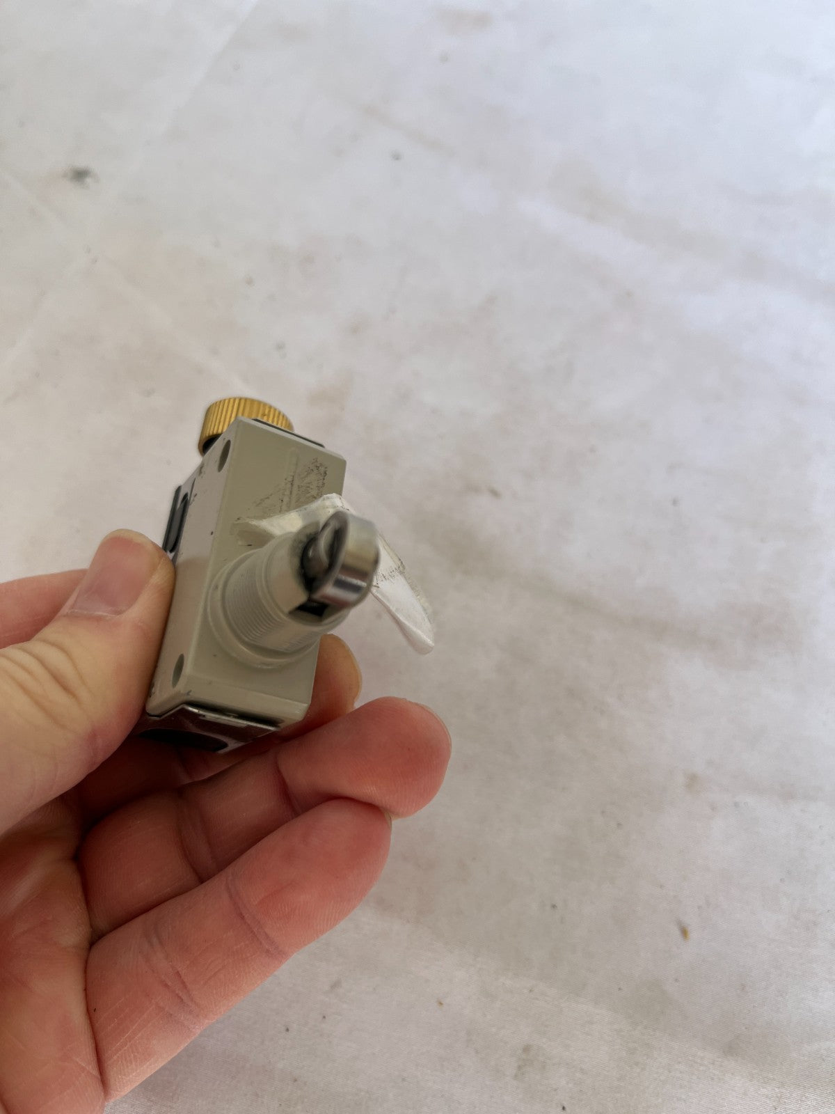 Omron D4F-1A20N Compact Limit Switch Roller Plunger IP67 New Spare Unit