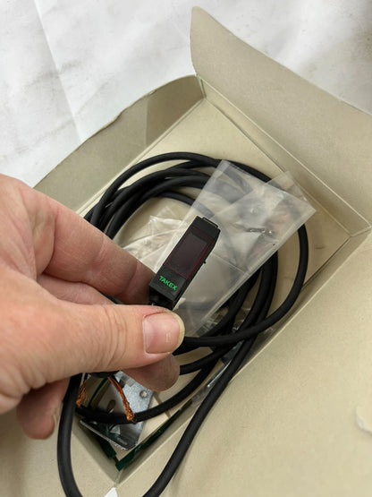 Takenaka GMR2RSN Photoelectric Sensor 12-24VDC Amplifier Unit New in Box