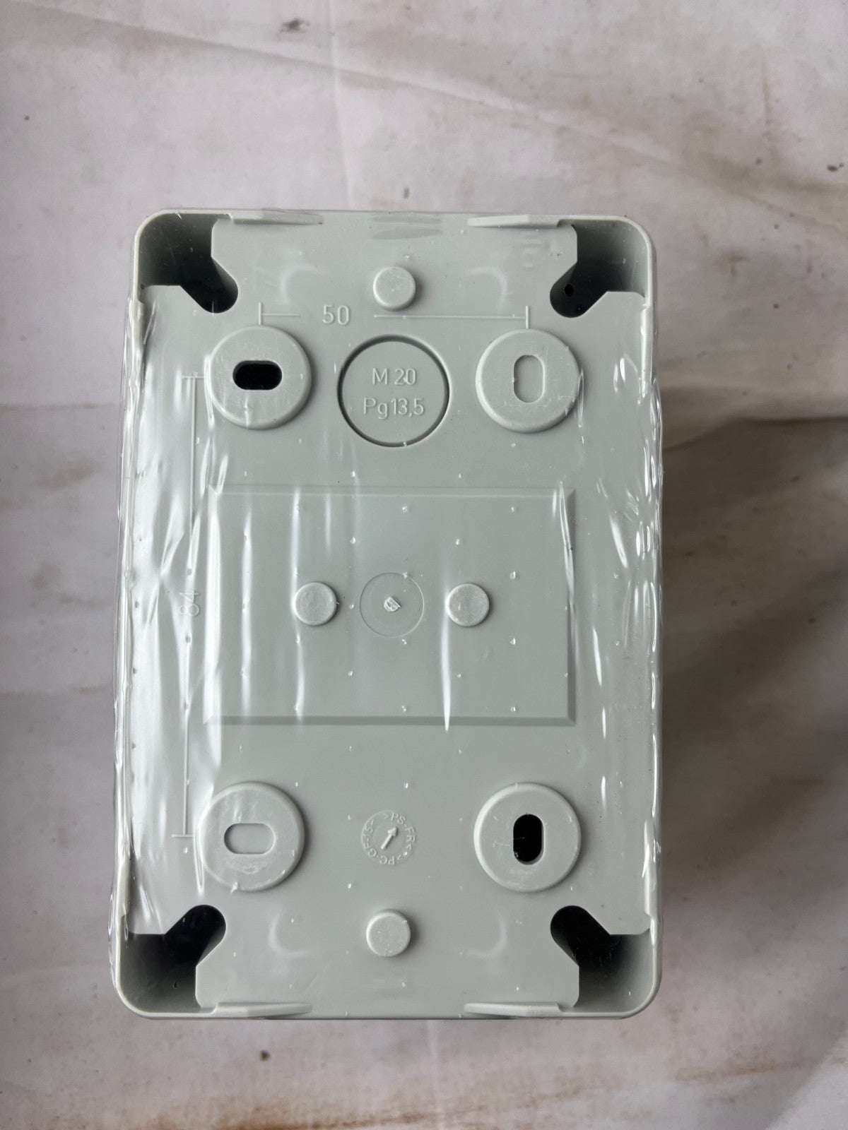 Spelsberg AKe 03-L 73560301 IP55 3 Module Enclosure 400V New in Box