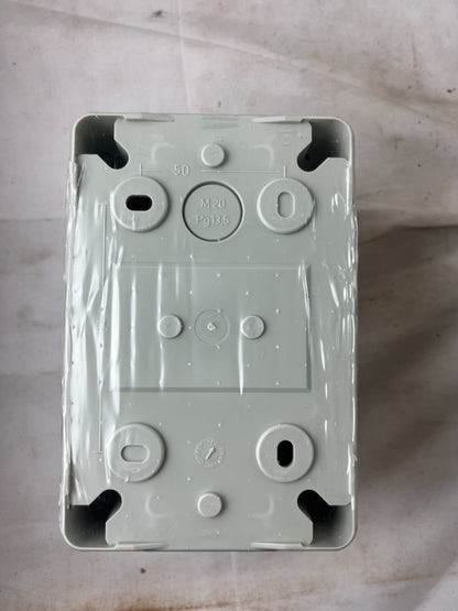 Spelsberg AKe 03-L 73560301 IP55 3 Module Enclosure 400V New in Box