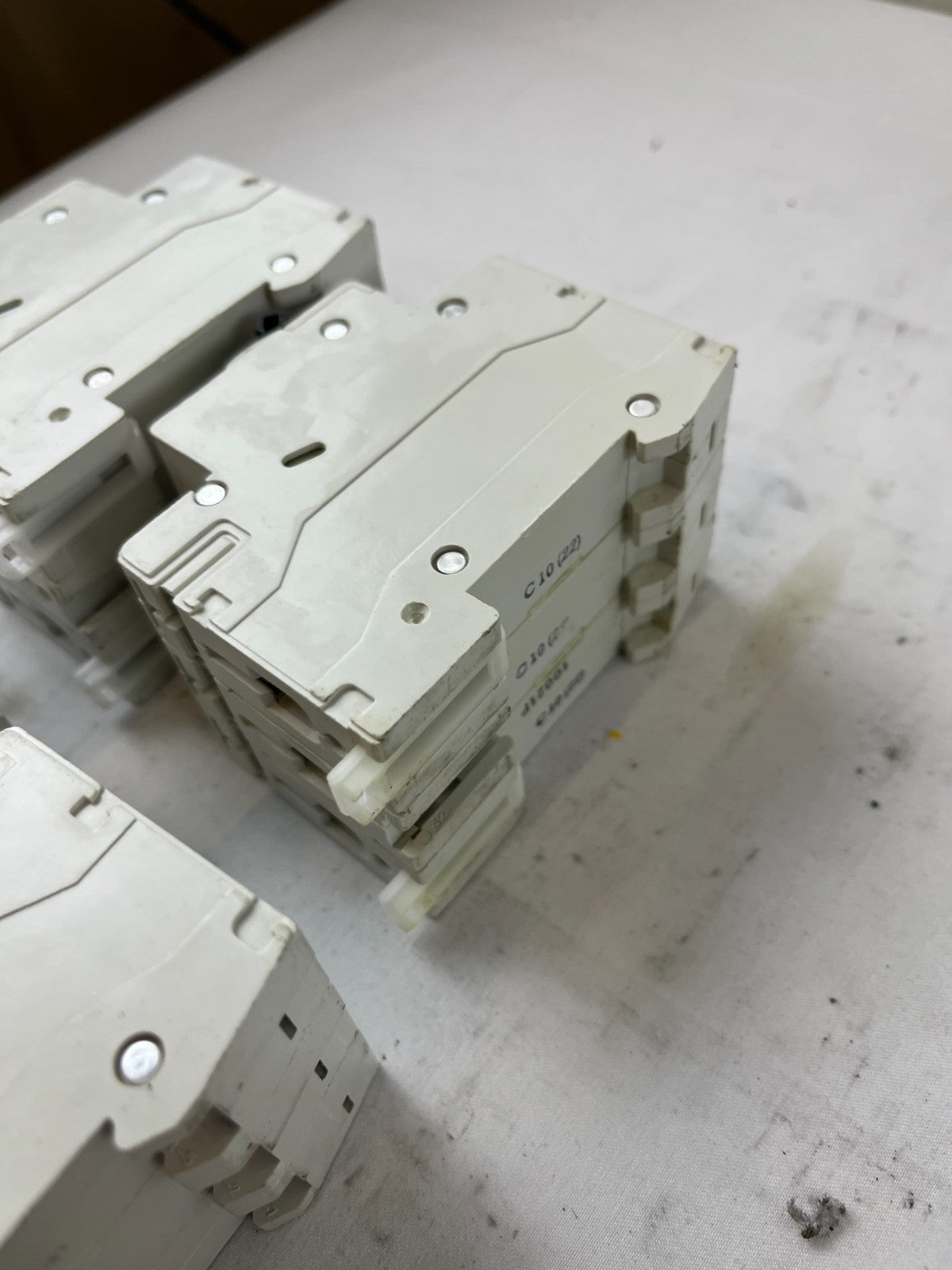 Legrand 6048 33 C10 4-Pole Circuit Breaker 400V 6kA Lot 4pcs Used Spare Units