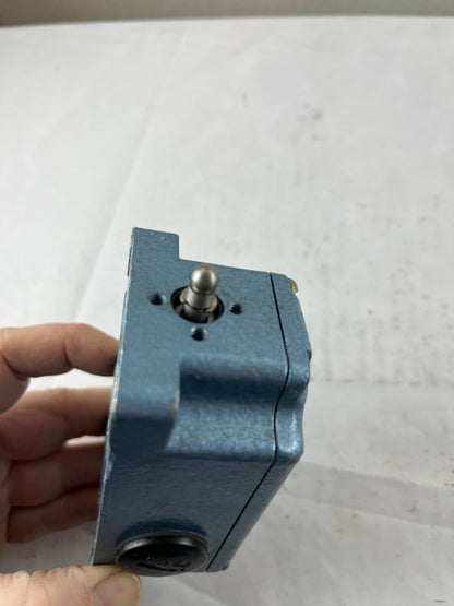 Schmersal TK 016-21Y Alumax Heavy Duty Limit Switch 500V 10A PG13.5 Used