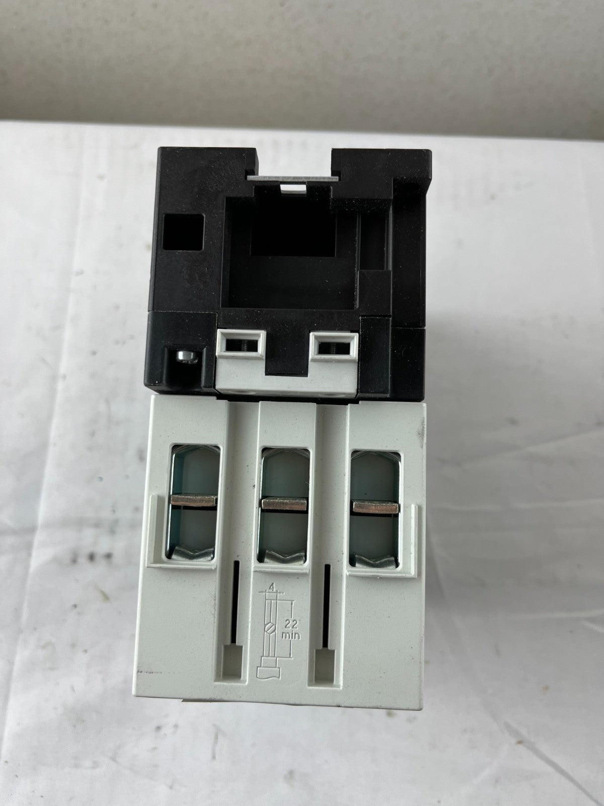 Siemens 3RT1044-1AG20 Sirius Power Contactor 3-Pole 65A AC-3 110V Coil Used