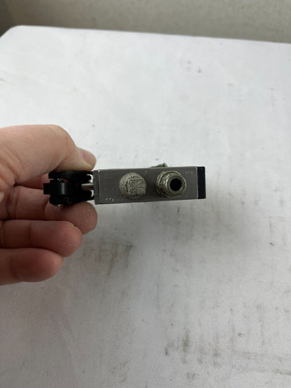 Rexroth 0820 402 002 Pneumatic Roller Lever Valve 10 Bar Used Spare Unit