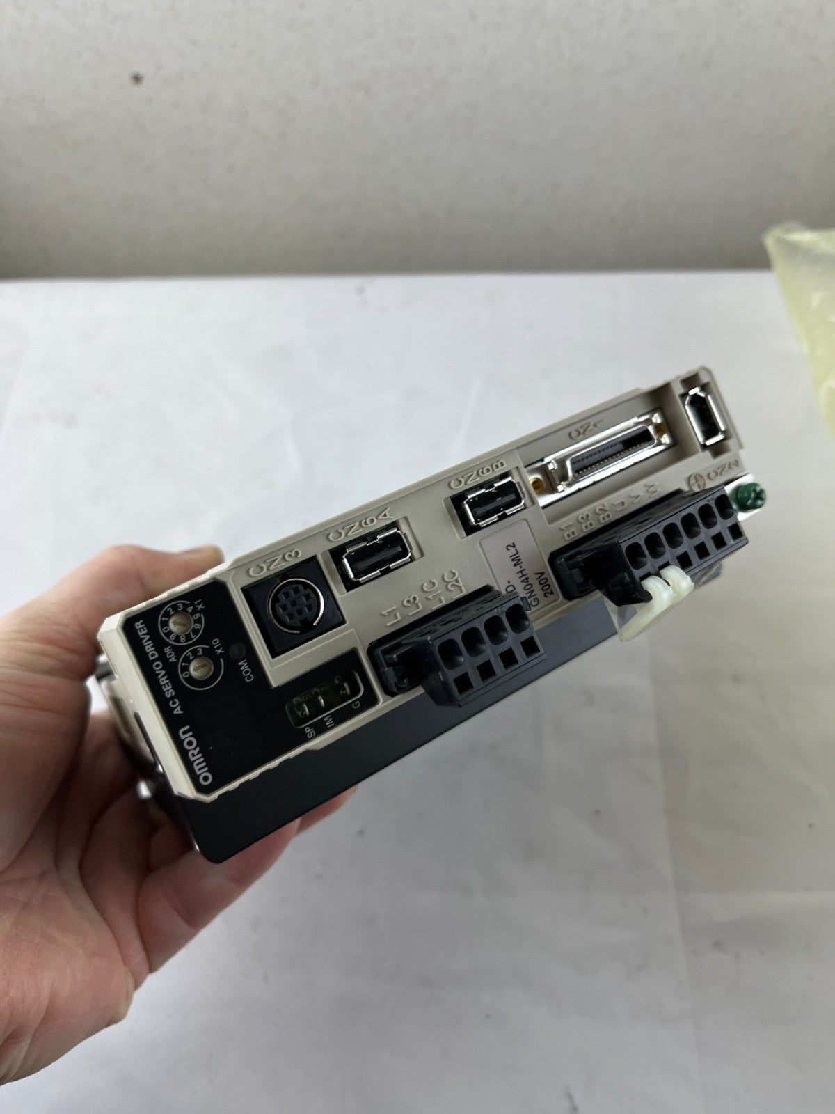 Omron R88D-GN04H-ML2 AC Servo Driver 400W 200-240V 1-Phase G-Series MECHATROLINK