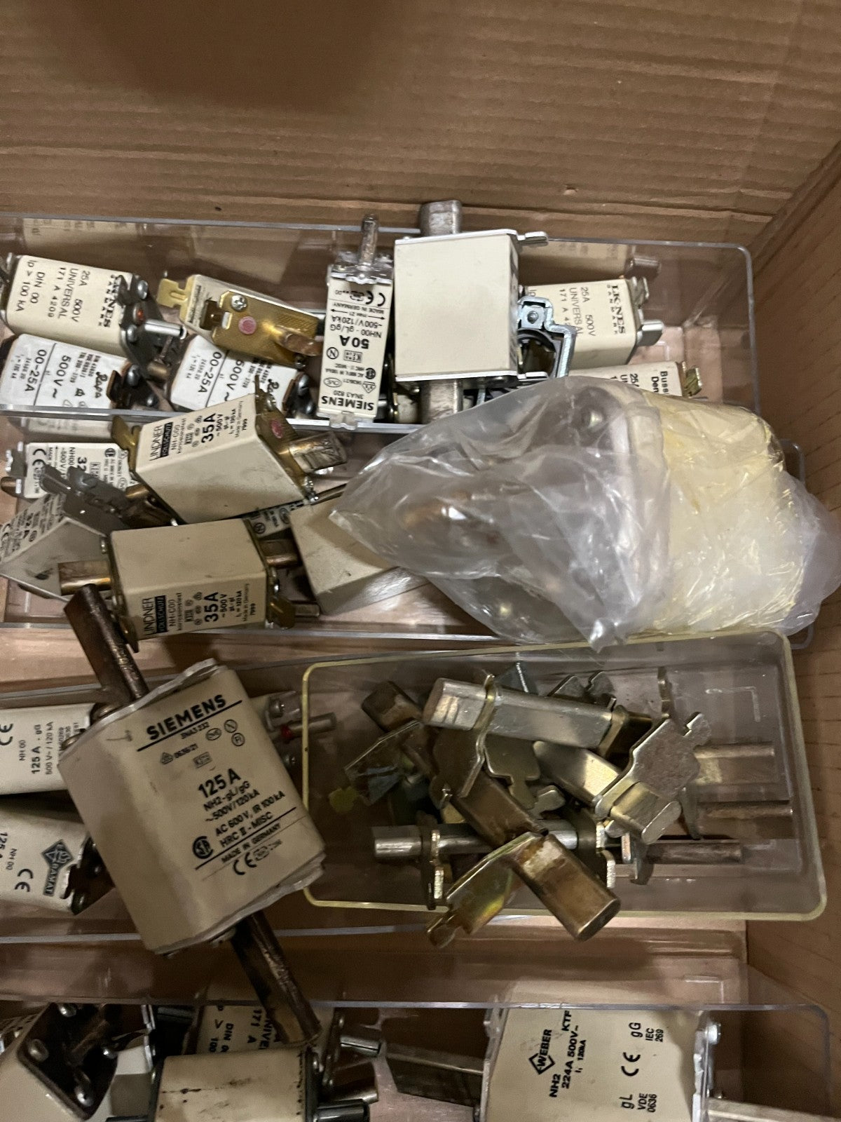 Siemens NH Fuse Lot Mixed Amperage 63A–200A Industrial Used/New Bulk Spare Units