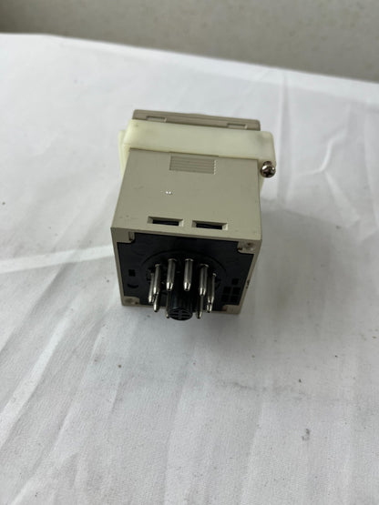 Omron H3CR-A Timer Relay NEW 24-48VAC/12-48VDC 0-3min 11-Pin Socket Japan Made
