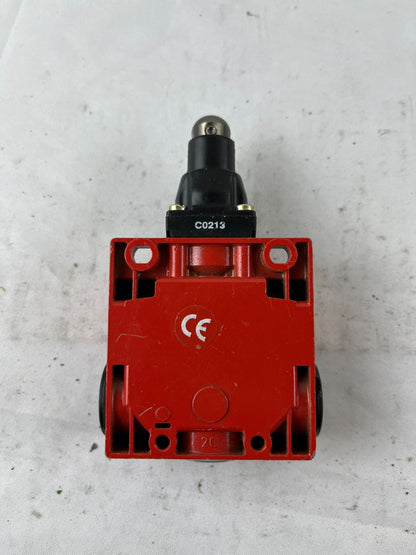 Guardmaster Senator CX Safety Limit Switch Roller Plunger 230V 3A AC-15 IP66