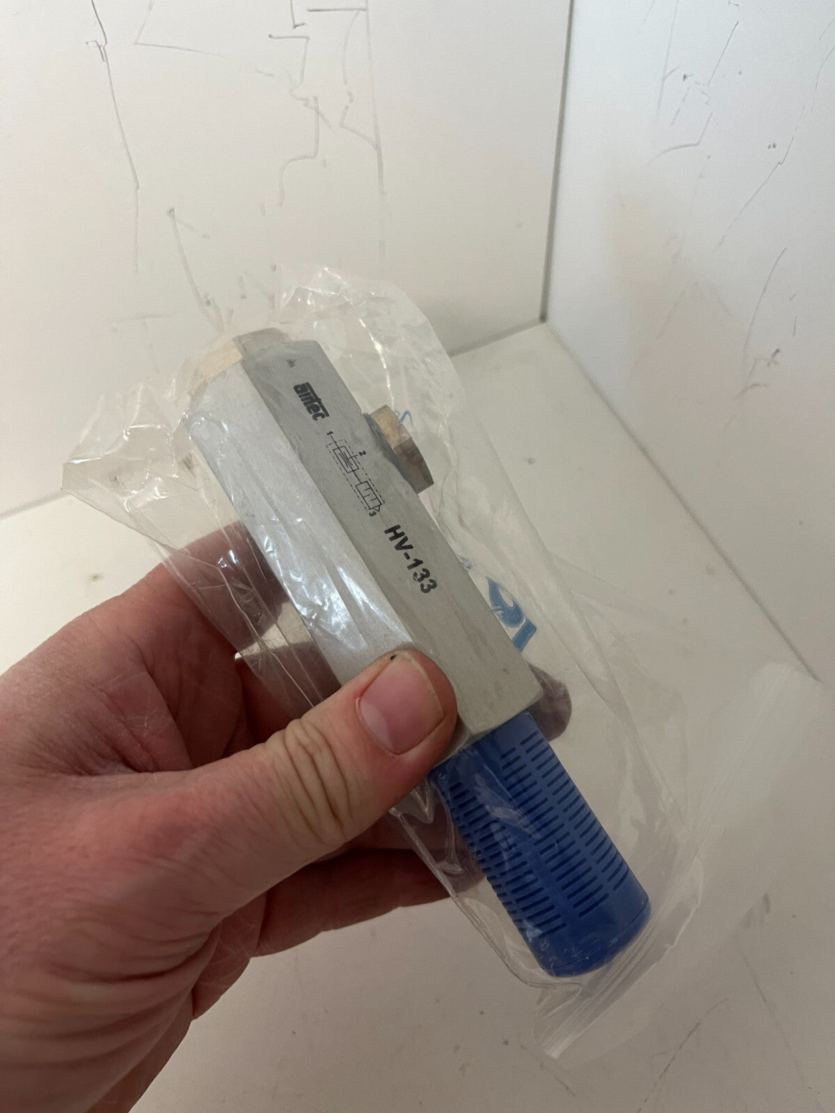 Airtec HV-133 Hand Lever Valve 3/2-Way Pneumatic New - Good Spare Parts