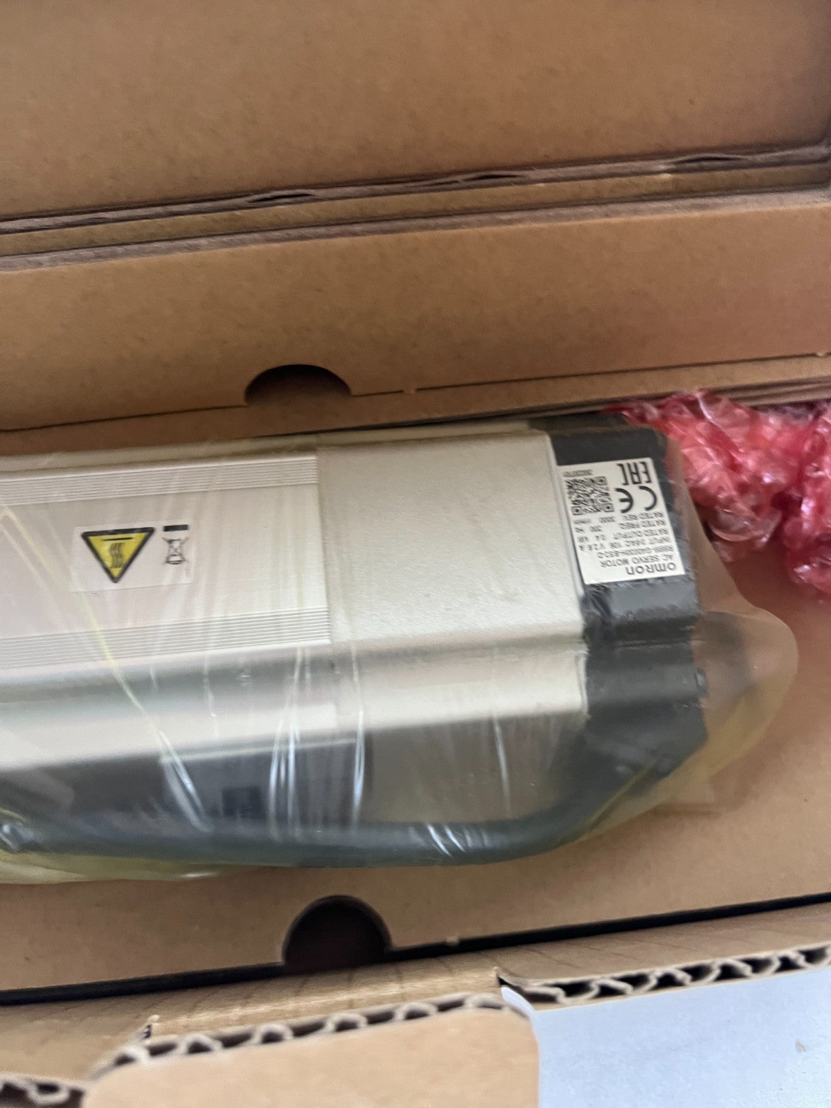 Omron R88M-G40030H-BS2-D AC Servo Motor 400W 200V 3000rpm Brake New