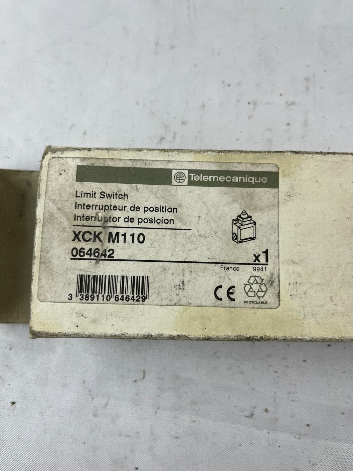 Telemecanique XCK-M110 Limit Switch Metal End Plunger 1NO+1NC 240V 3A IP66 New