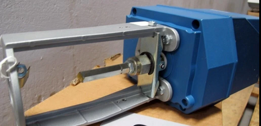 Satchwell Linear Actuator Type ALXS 1201 481-1-201 24Vac 50/60 Hz IP54 15Va U.K