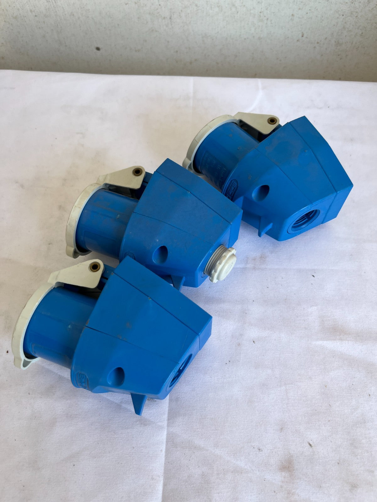 Bals CEE Norm Typ 242 16A 200-250V IP44 2P+E Sockets New 3 Pcs Spare Units
