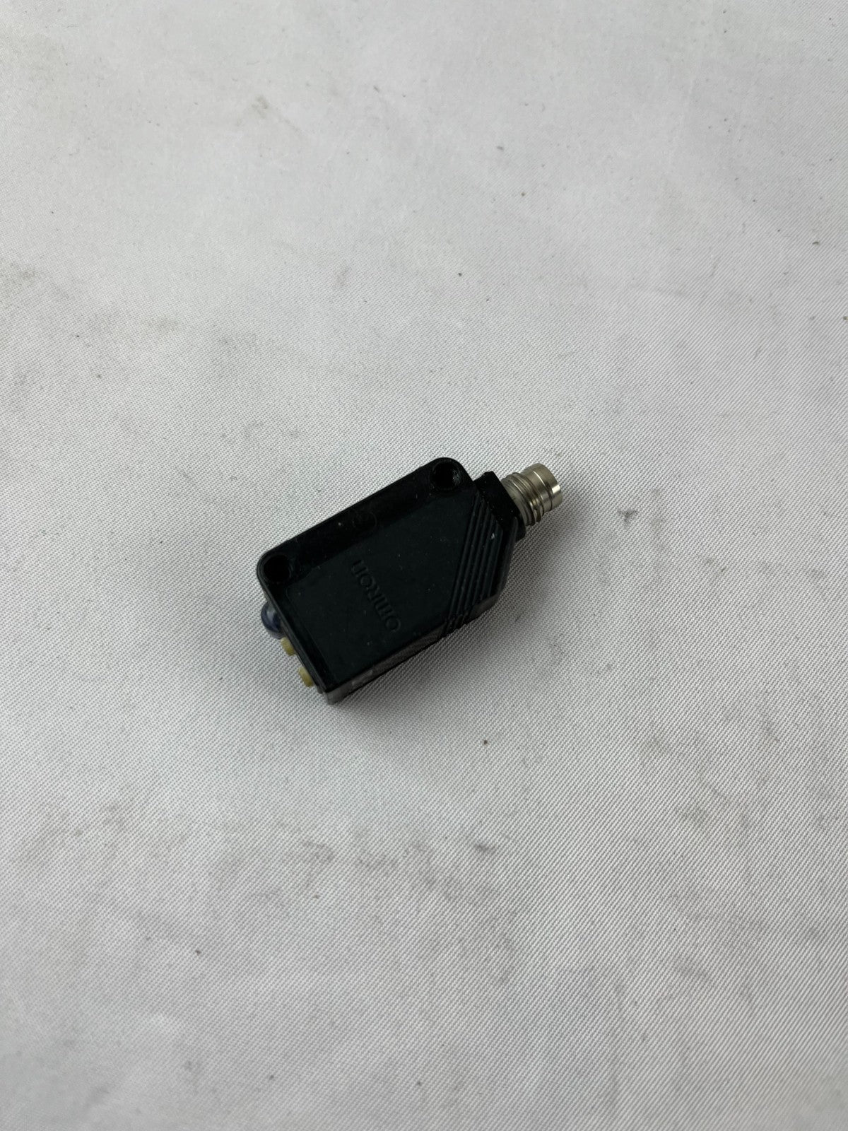 Omron E3Z-D86 Photoelectric Sensor 10-30VDC M8 Used Spare Unit