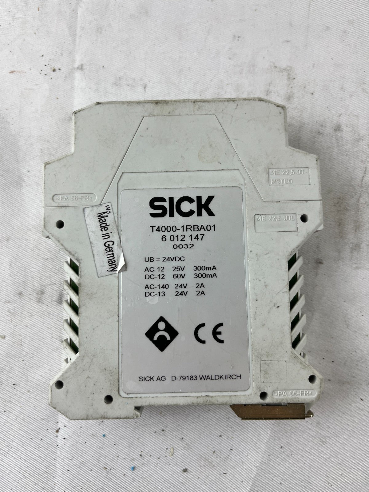 SICK T4000-1RBA01 Safety Switch Evaluation Unit 24VDC 2NO 3A USED Spare Part
