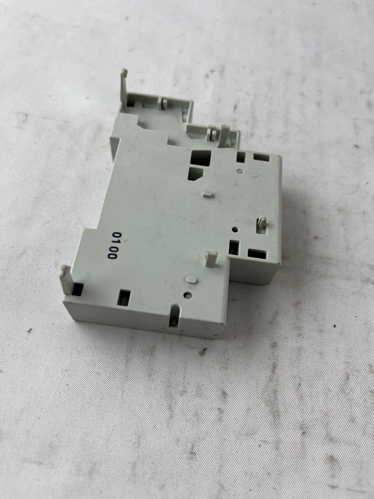Allen Bradley 140-UV Series C Undervoltage Release 220-240V Used Spare Unit