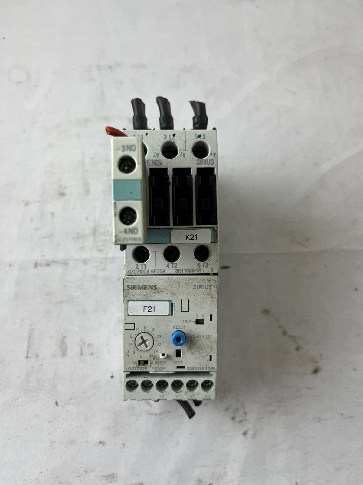 Siemens Sirius 3RB2026-1QB0 Overload Relay + 3RT2026 Contactor w/ 3RH1921-1CA10