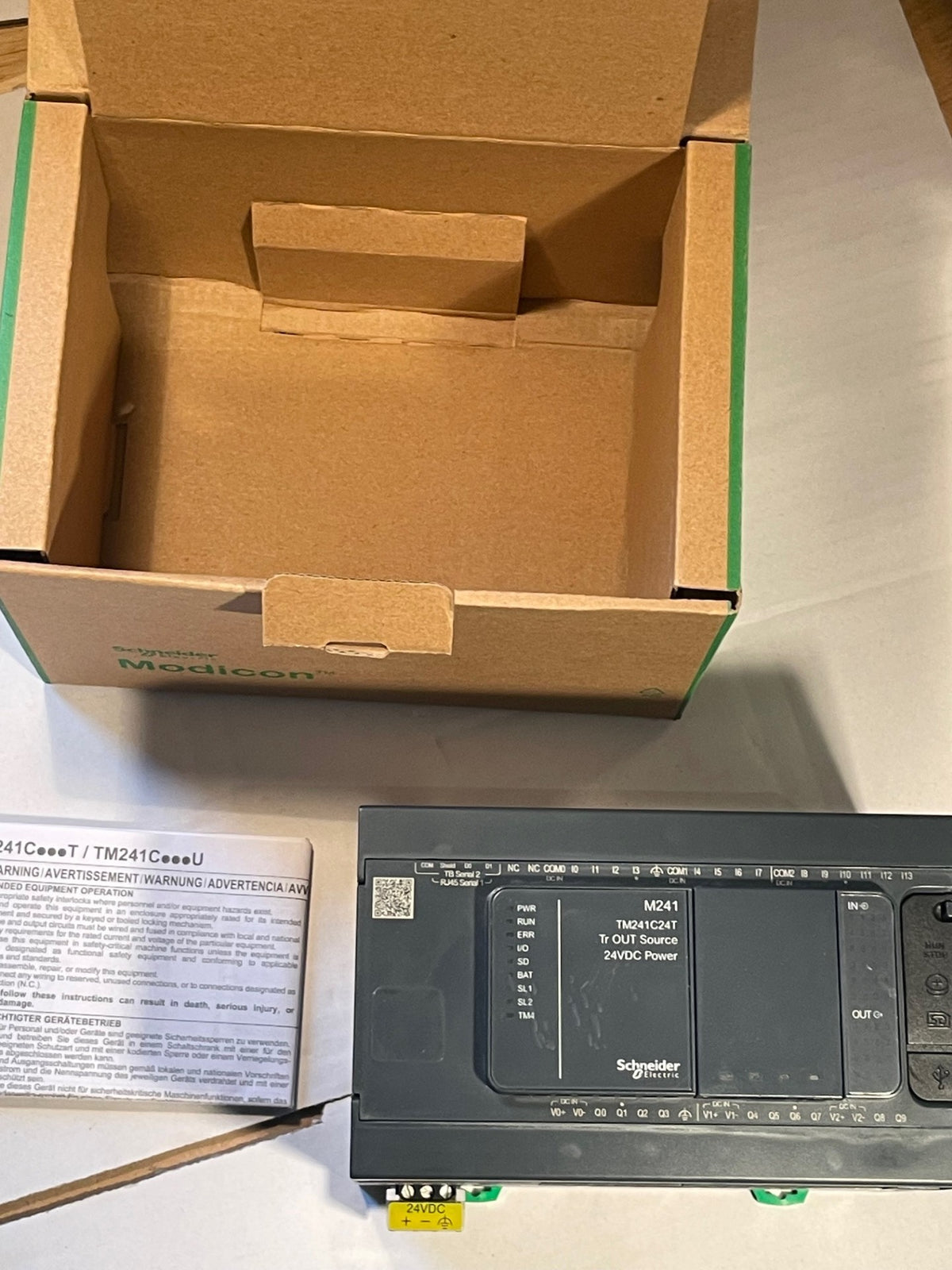 Schneider Electric Modicon M241 TM241C24T Logic Controller 24 I/O PNP 24VDC New