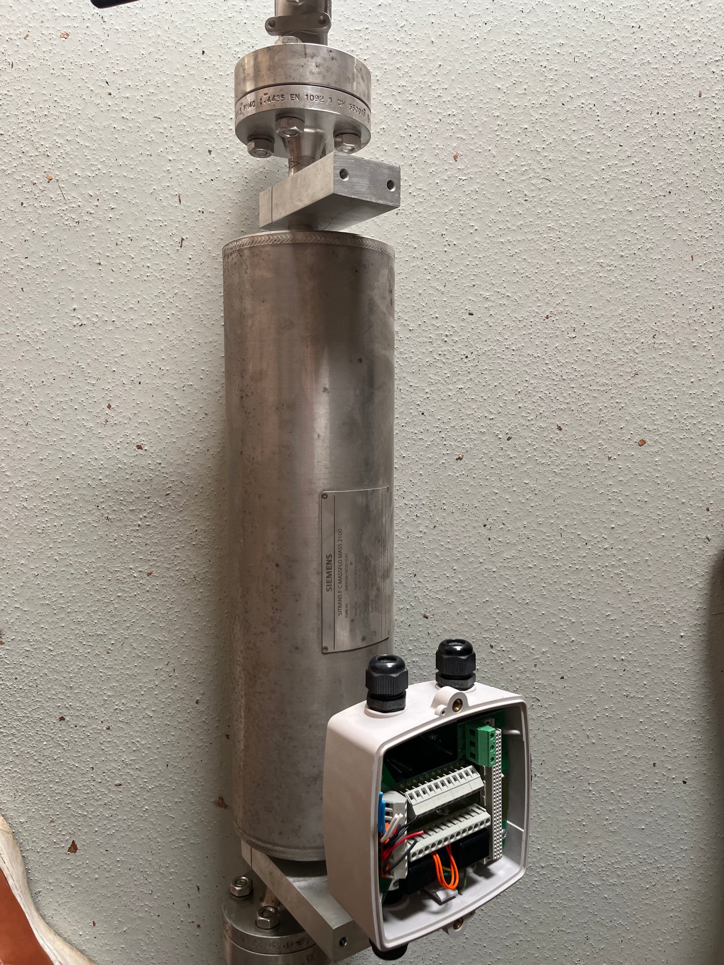 Siemens SITRANS F C MASSFLO MASS 2100 7ME4100-1EC21-1CA1 DN15 Coriolis Flowmeter Used