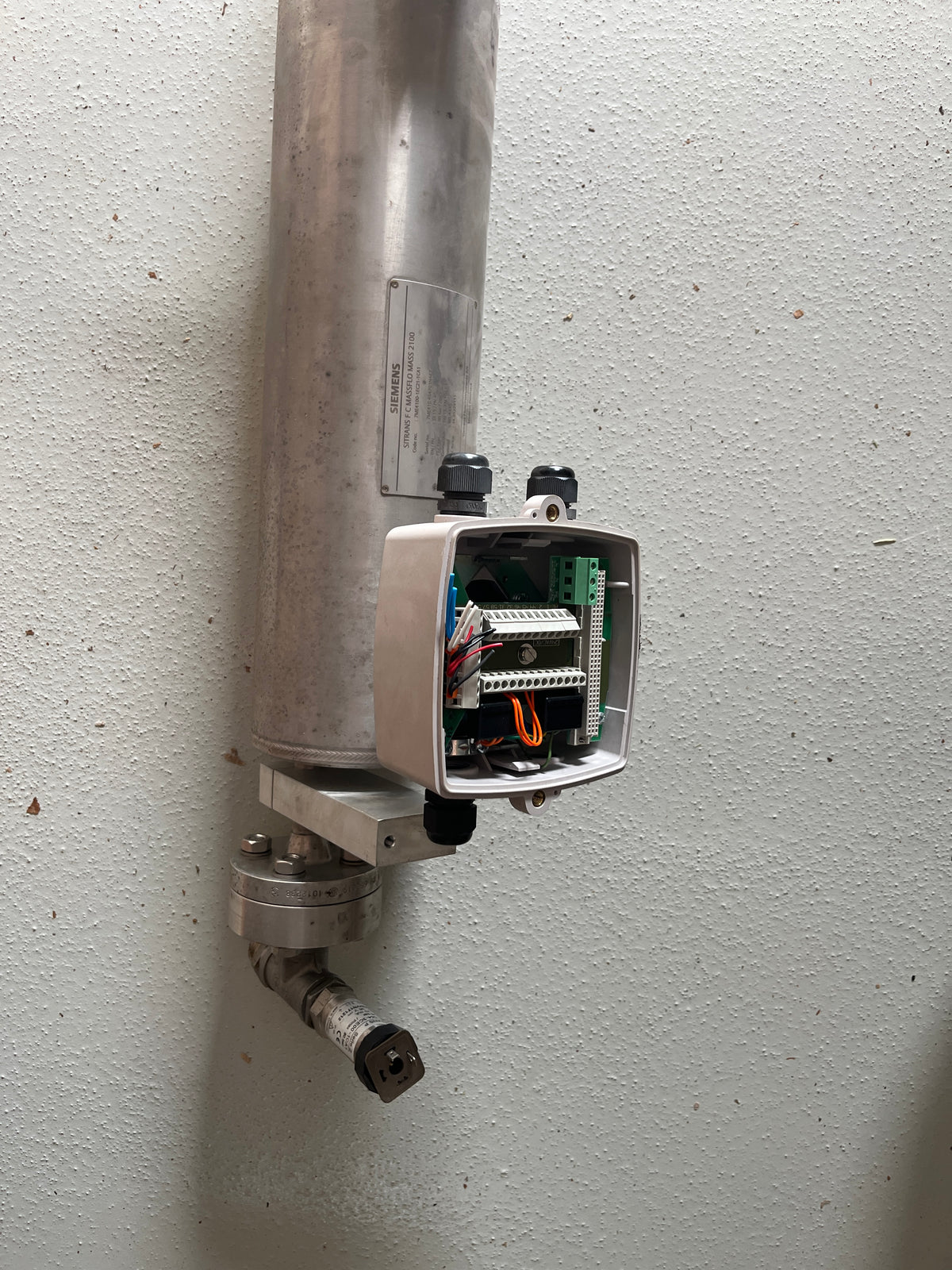 Siemens SITRANS F C MASSFLO MASS 2100 7ME4100-1EC21-1CA1 DN15 Coriolis Flowmeter Used