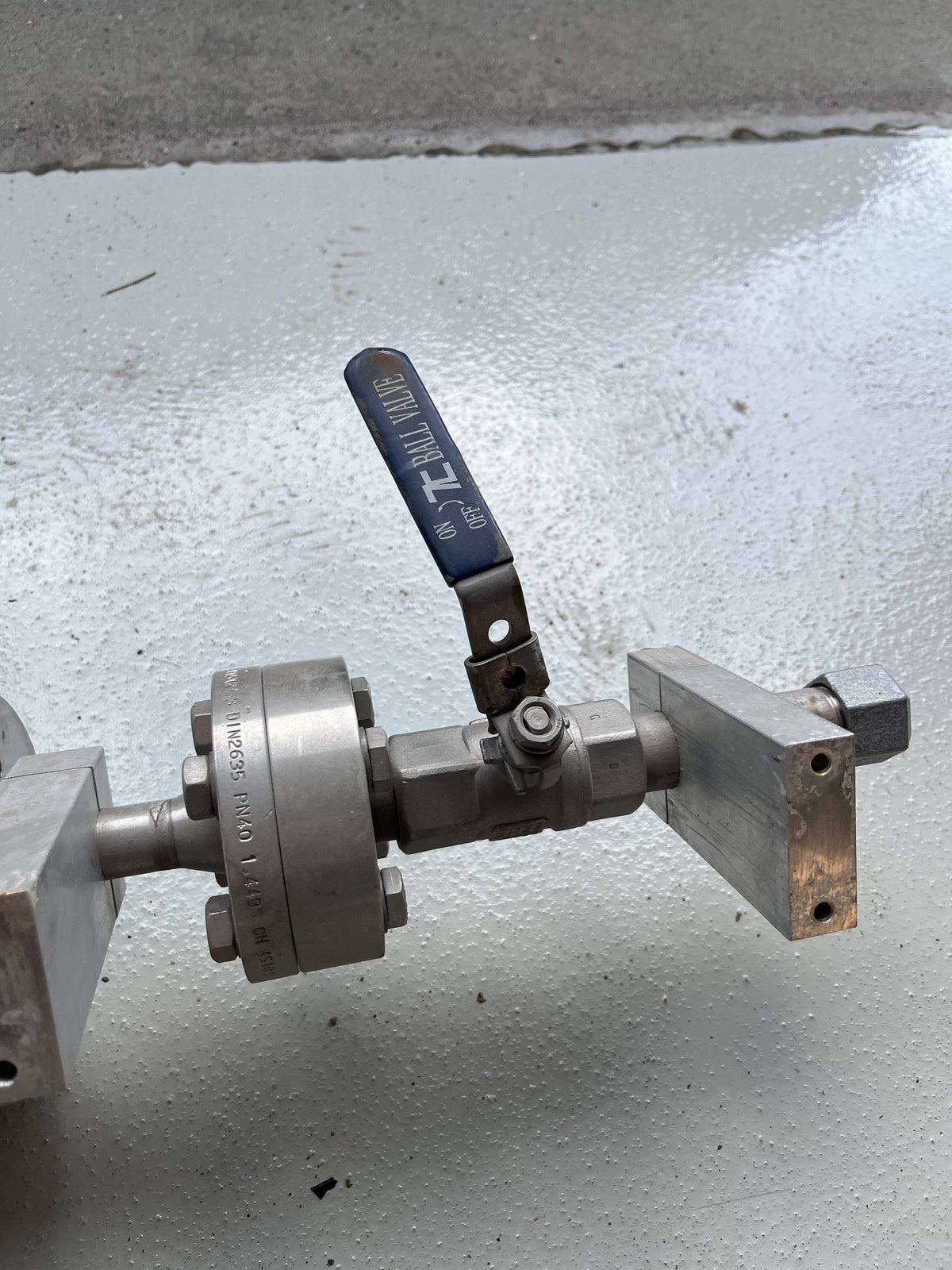 Siemens SITRANS F C MASSFLO MASS 2100 7ME4100-1EC21-1CA1 DN15 PN40 Flowmeter Used