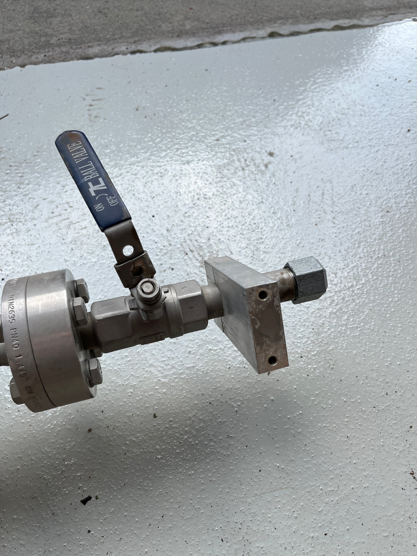 Siemens SITRANS F C MASSFLO MASS 2100 7ME4100-1EC21-1CA1 DN15 PN40 Flowmeter Used