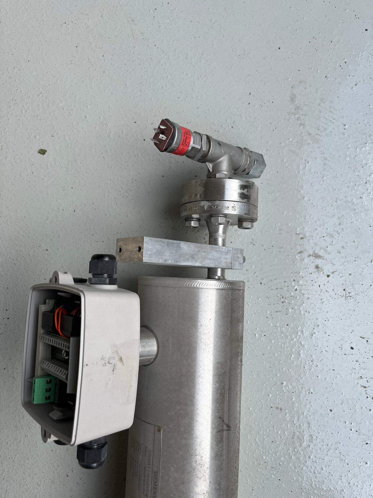Siemens SITRANS F C MASSFLO MASS 2100 7ME4100-1EC21-1CA1 DN15 PN40 Flowmeter Used