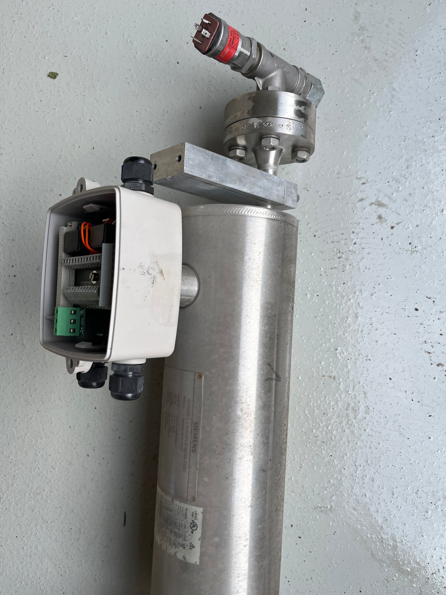 Siemens SITRANS F C MASSFLO MASS 2100 7ME4100-1EC21-1CA1 DN15 PN40 Flowmeter Used