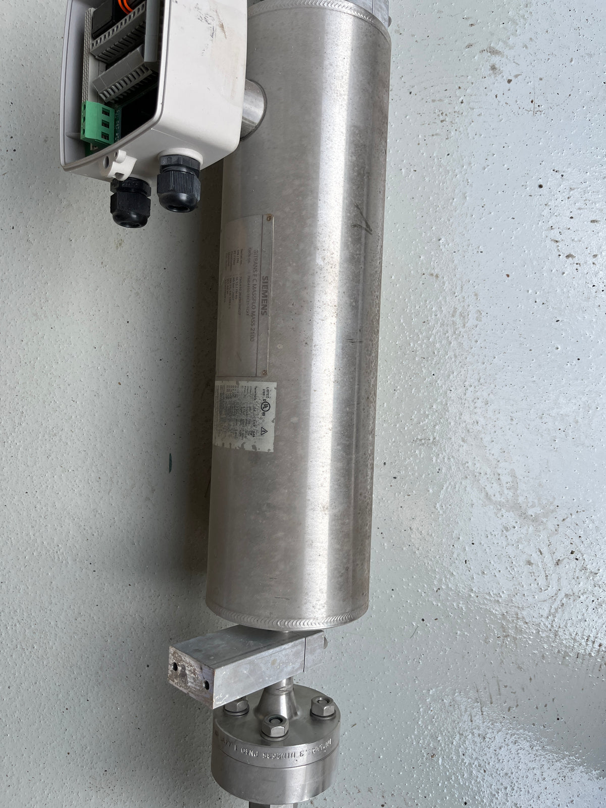 Siemens SITRANS F C MASSFLO MASS 2100 7ME4100-1EC21-1CA1 DN15 PN40 Flowmeter Used