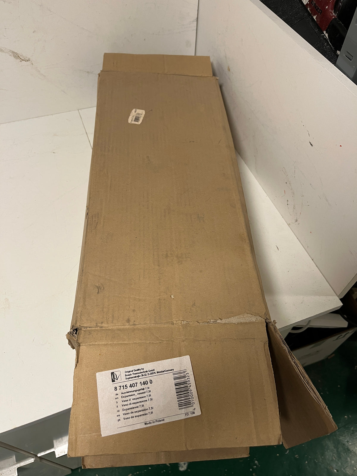 Bosch Junkers 87154071400 Expansion Vessel 7.5L Gas Boiler Heating – New
