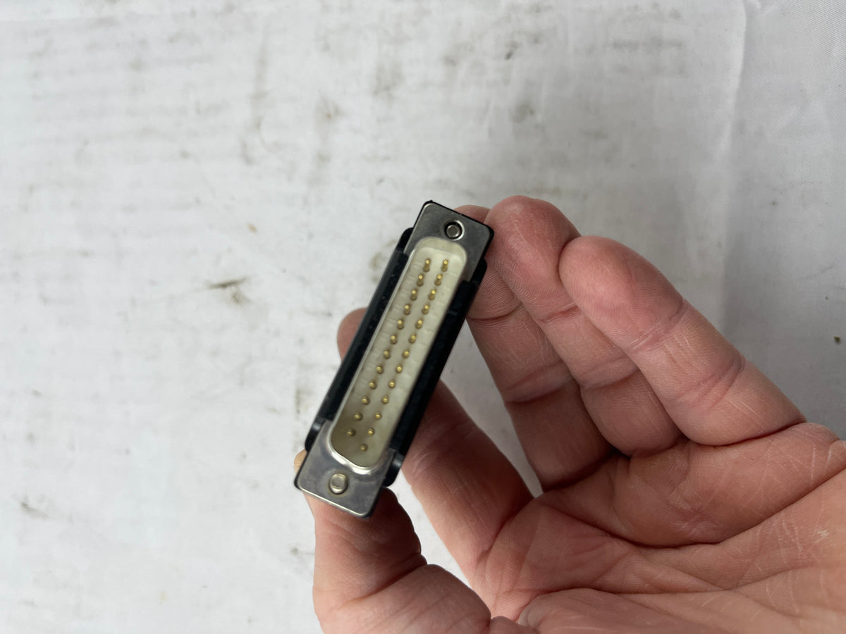 RS 202-537 RS-232 Mini Tester – DB25 Male/Female